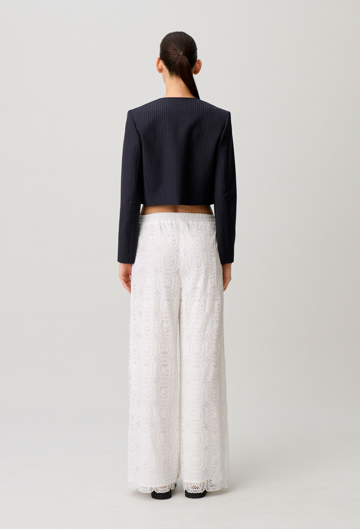 Flowy trousers with lace