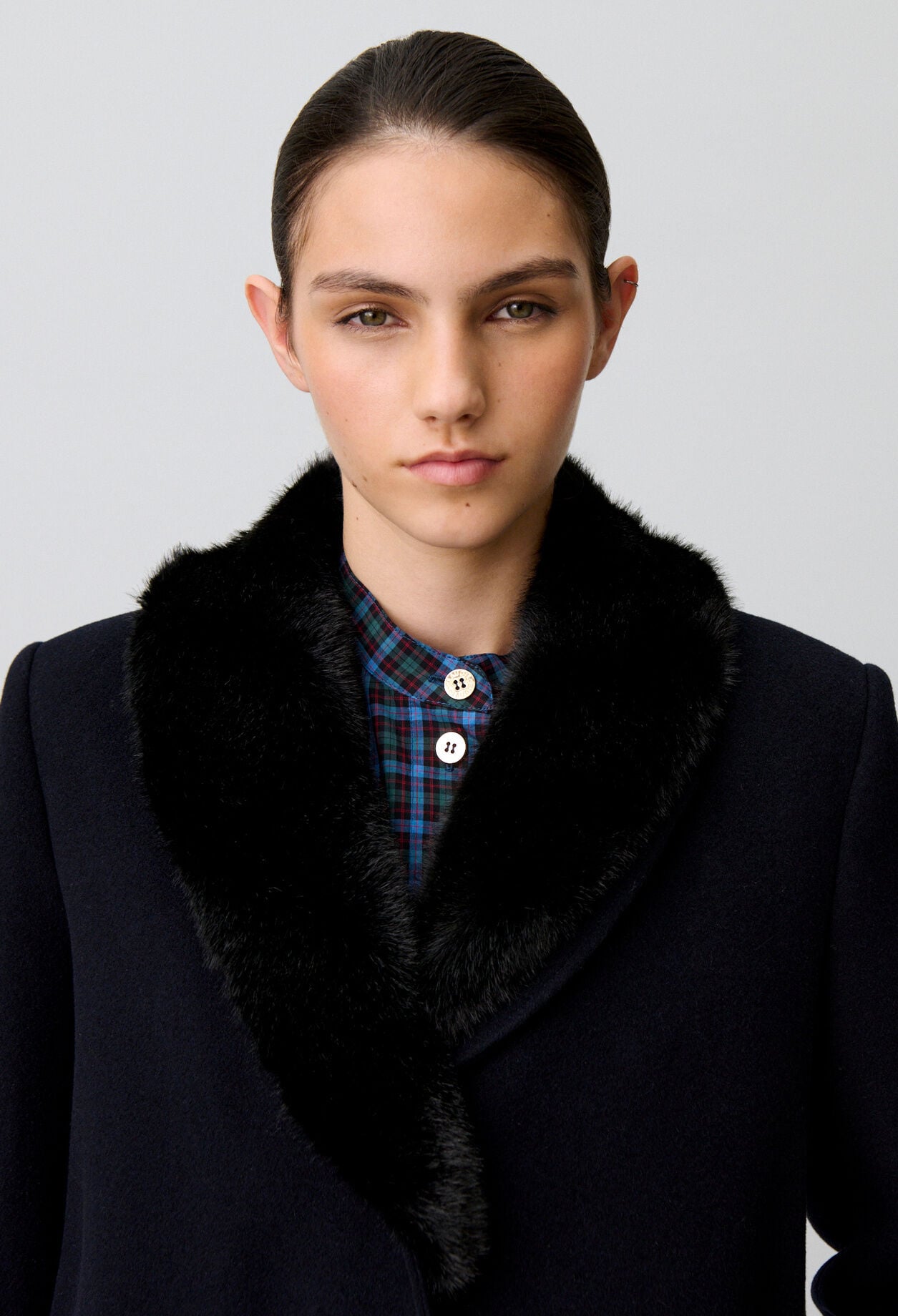Long wool coat faux fur collar