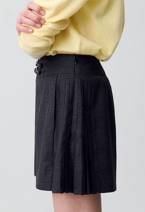 Wide Pleated Shorts