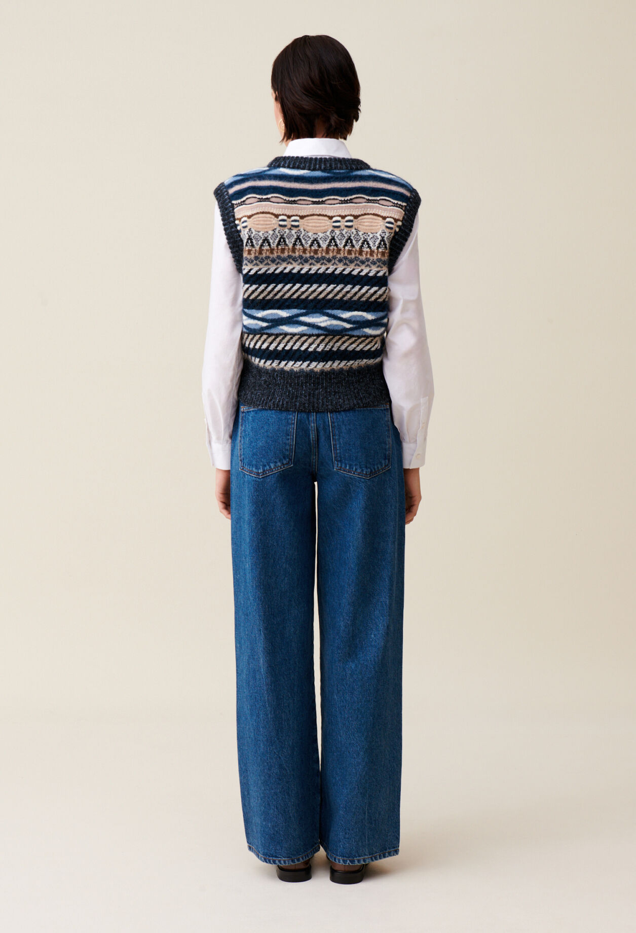 Sleeveless patterned striped jumper