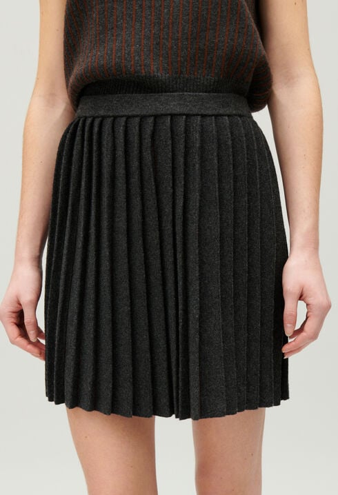 Marled grey pleated short skirt