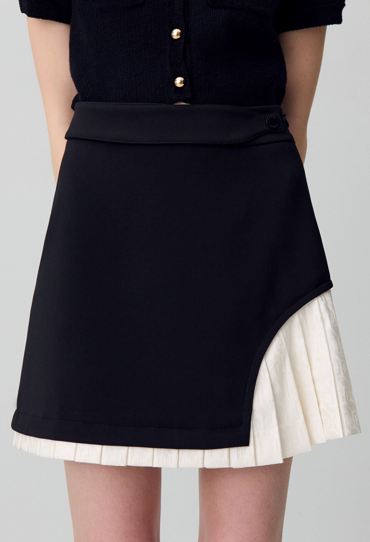 Straight mini skirt