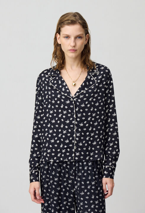 Short fluid blouse