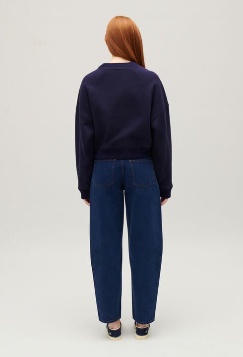 Navy sweatshirt with flower embroidery