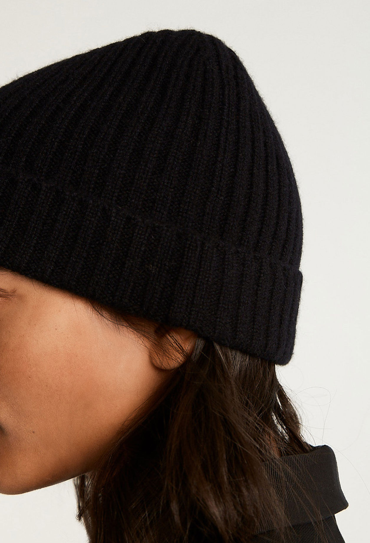 Ribbed cashmere beanie hat