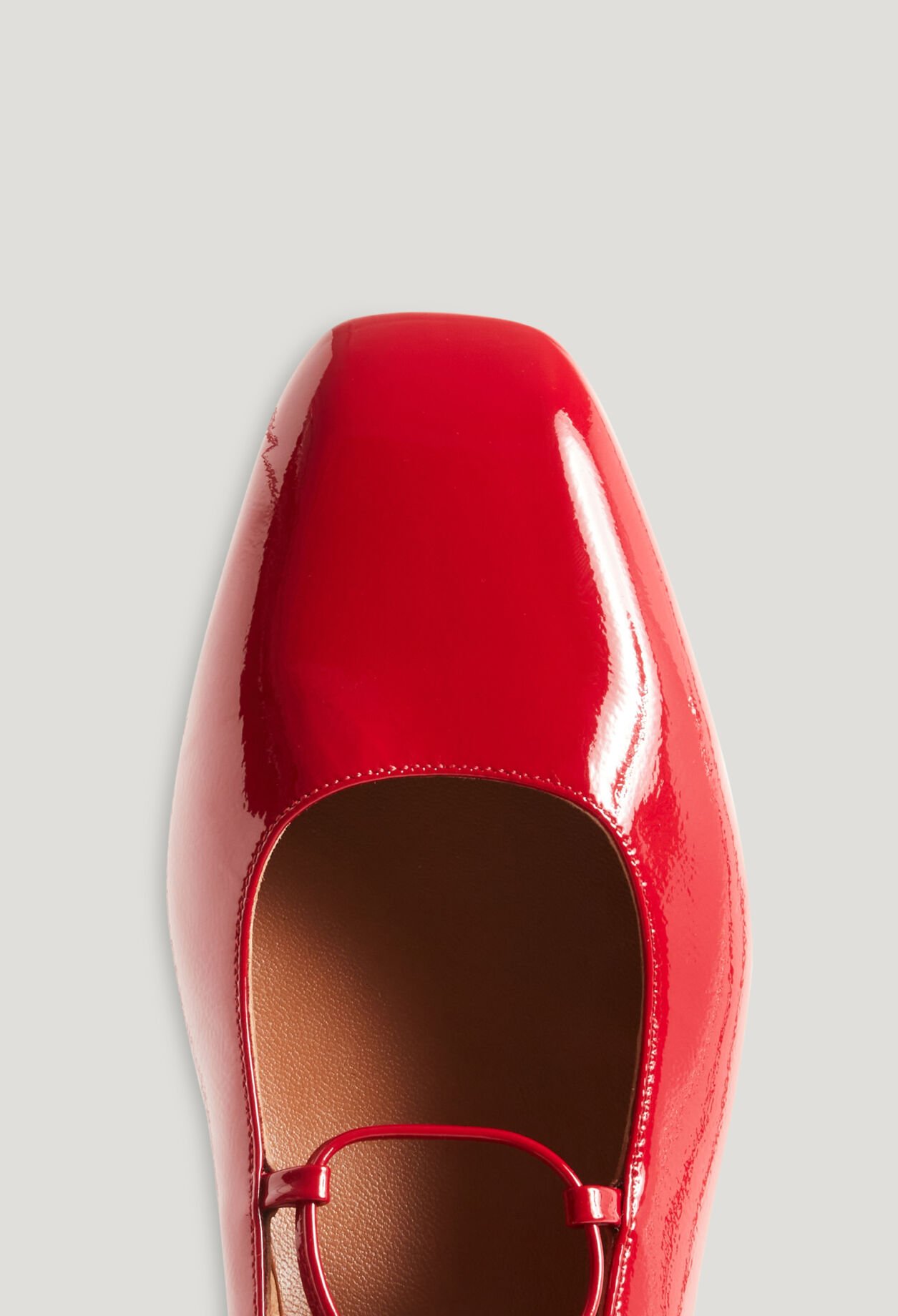 Patent leather ballet pumps