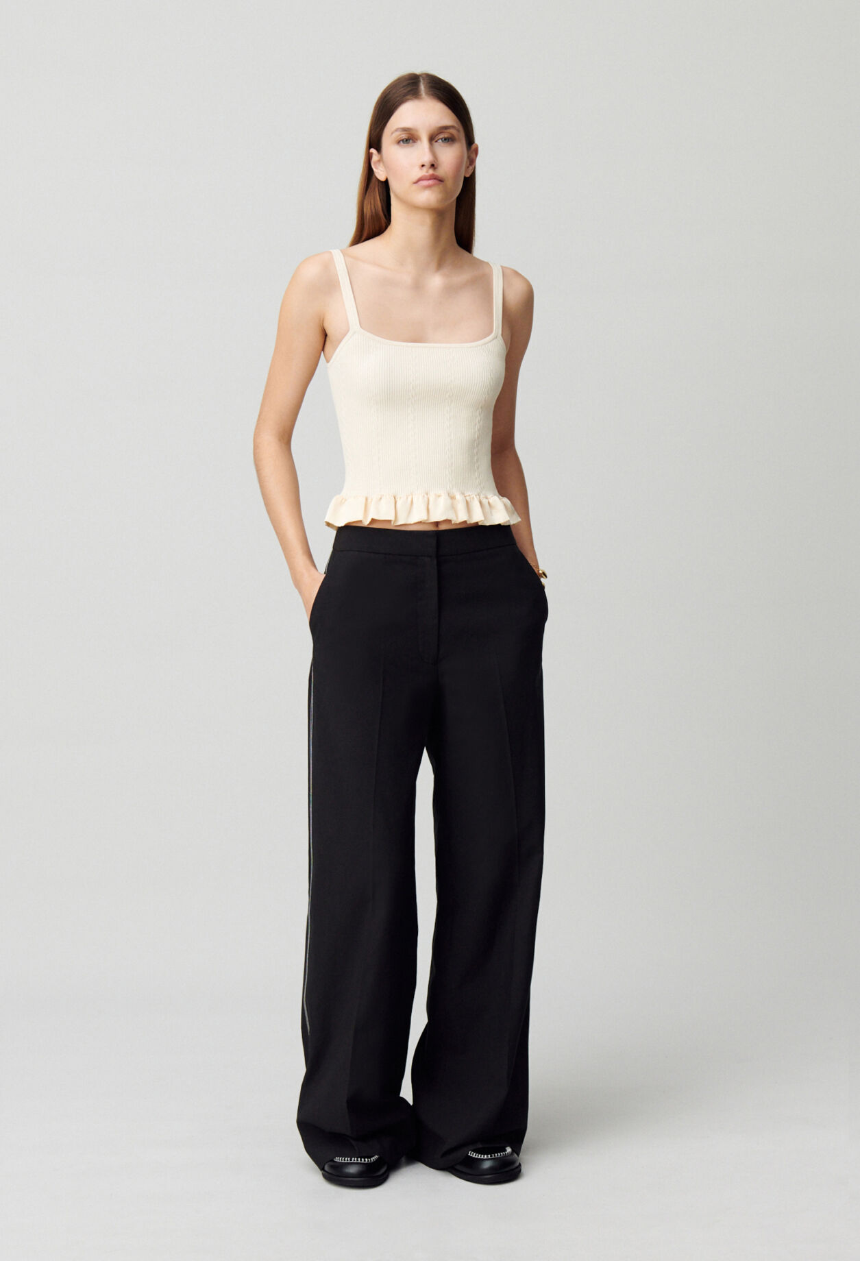 Wide-leg straight trousers