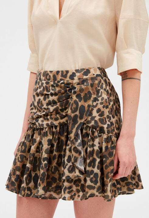 Short leopard skirt
