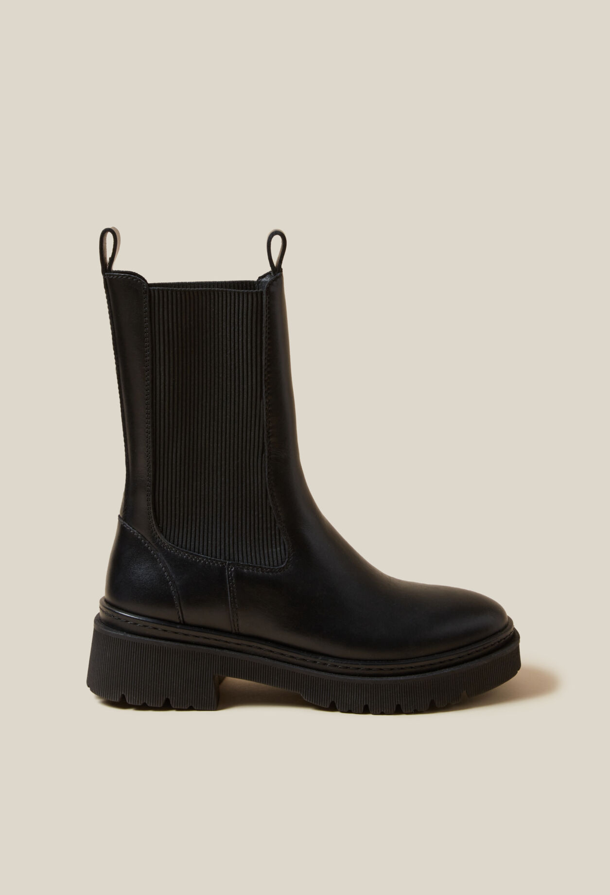 Black leather Chelsea boots