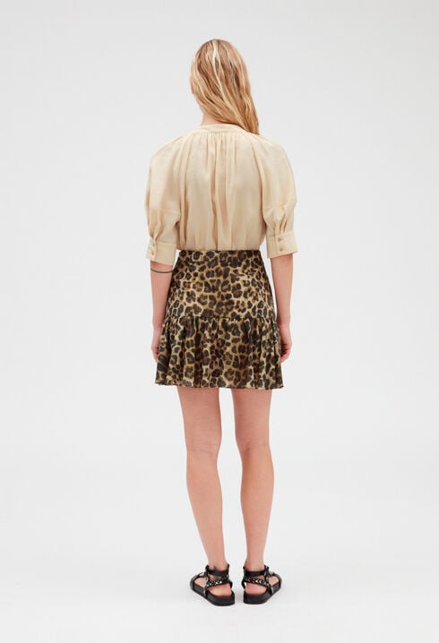 Short leopard skirt