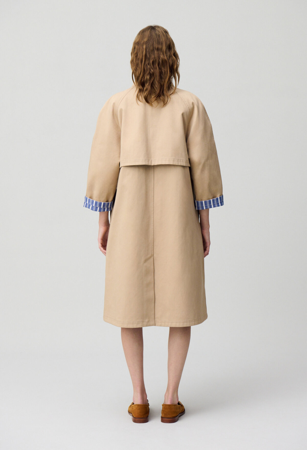 Straight mid-length trench
