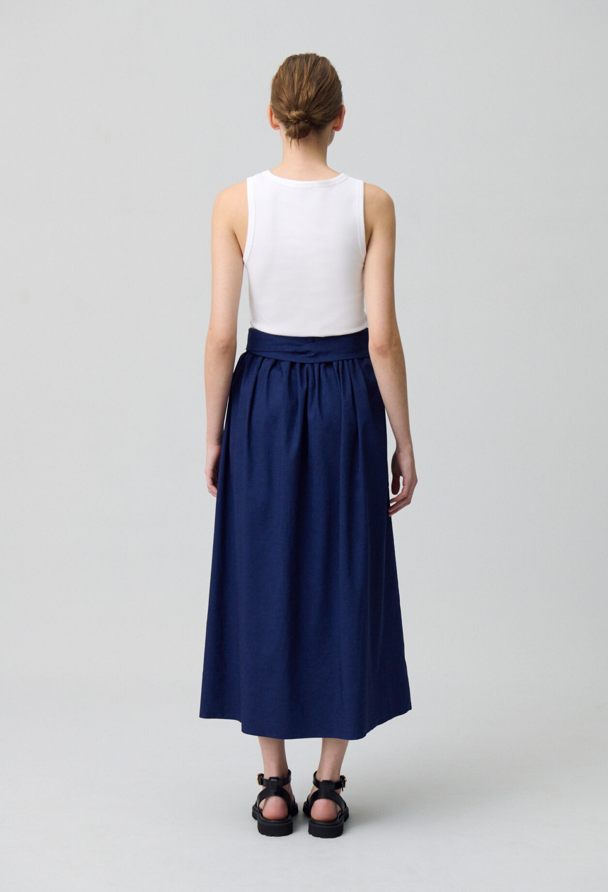 Midi skirt with buttons