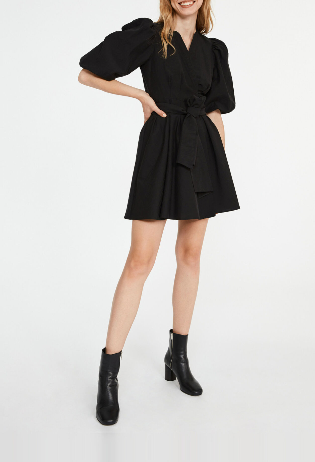 Robe courte évasée