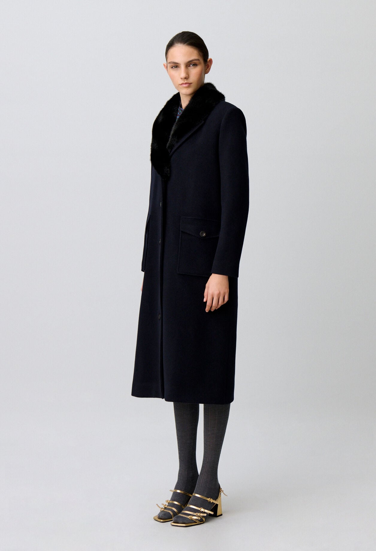 Long wool coat faux fur collar