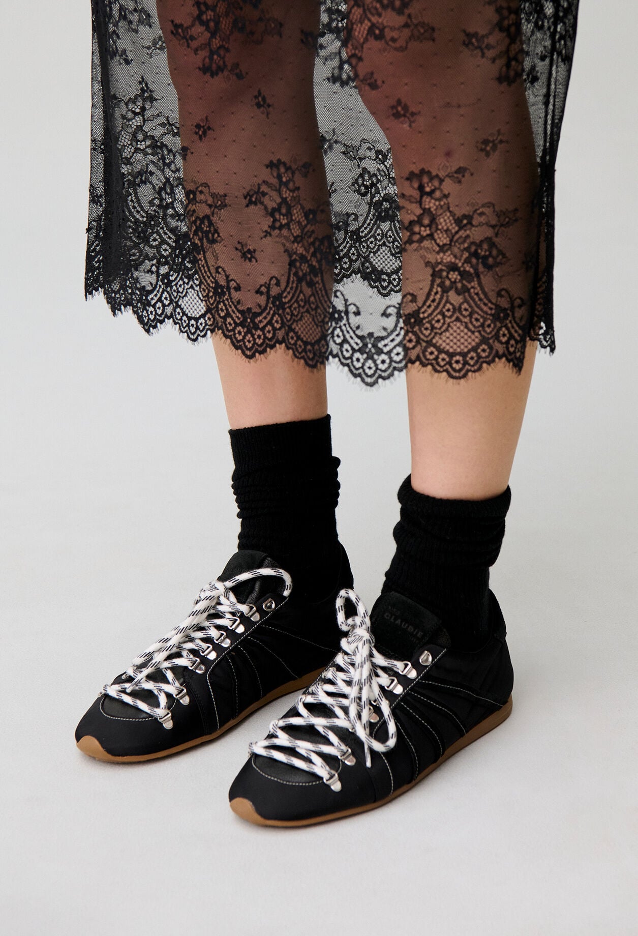 Swing metallic trainers