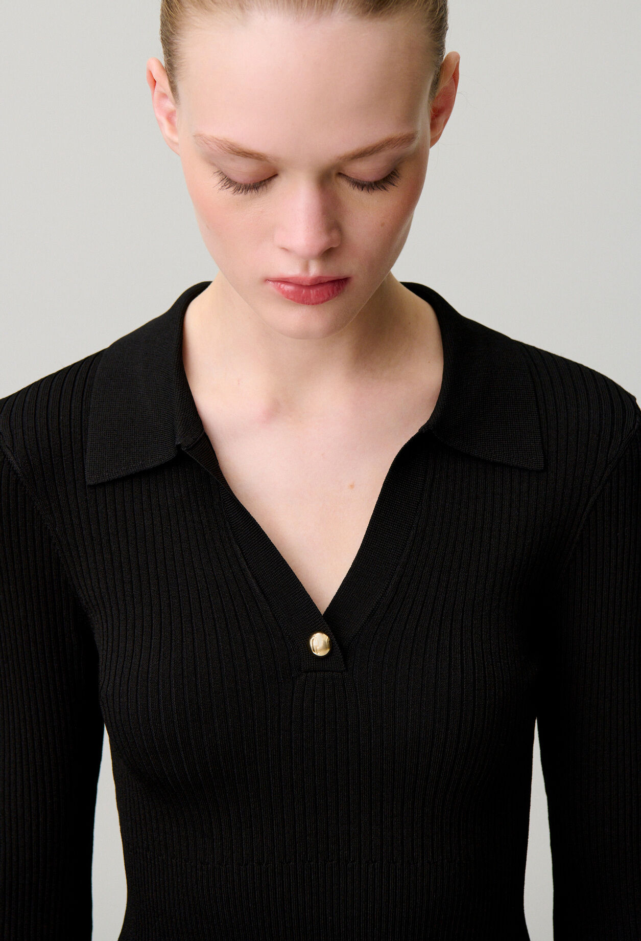 Short fine-knit dress