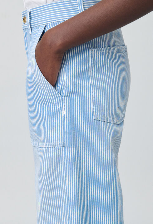 Wide-leg Faded Jeans