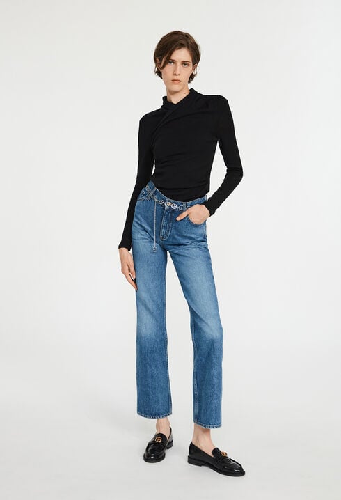 Top with crisscross collar