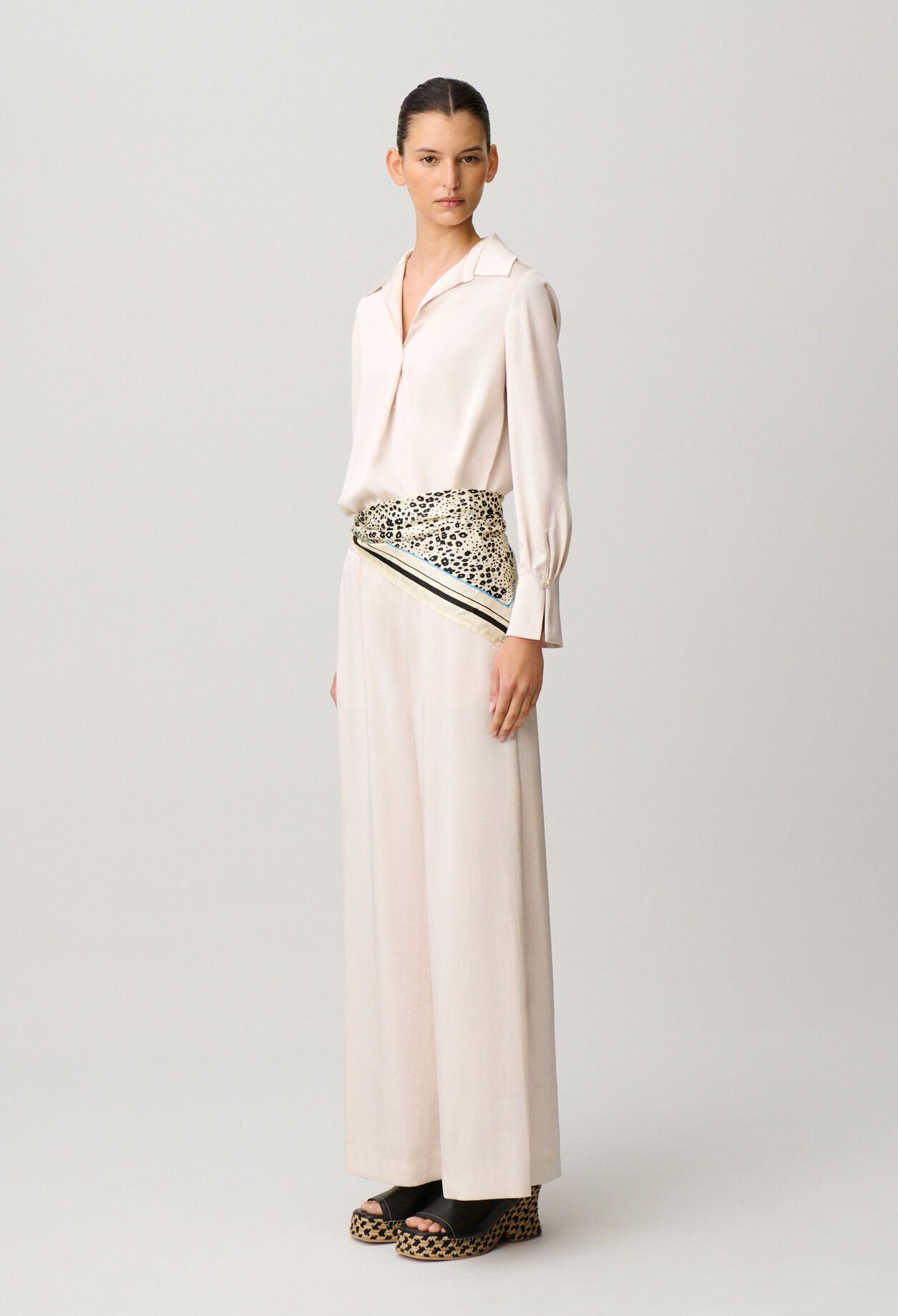 Collared flowy blouse