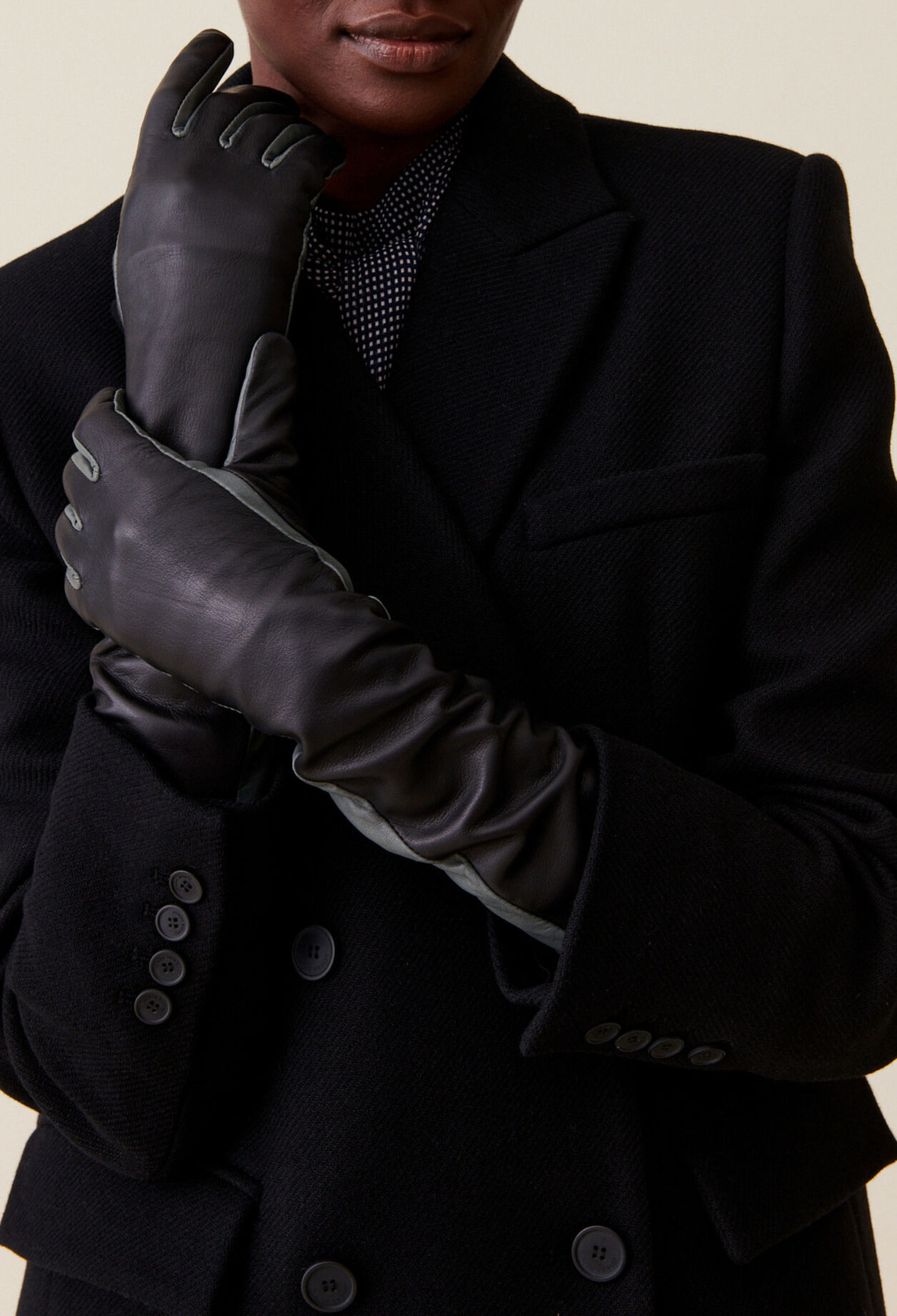 Long two-tone leather gloves