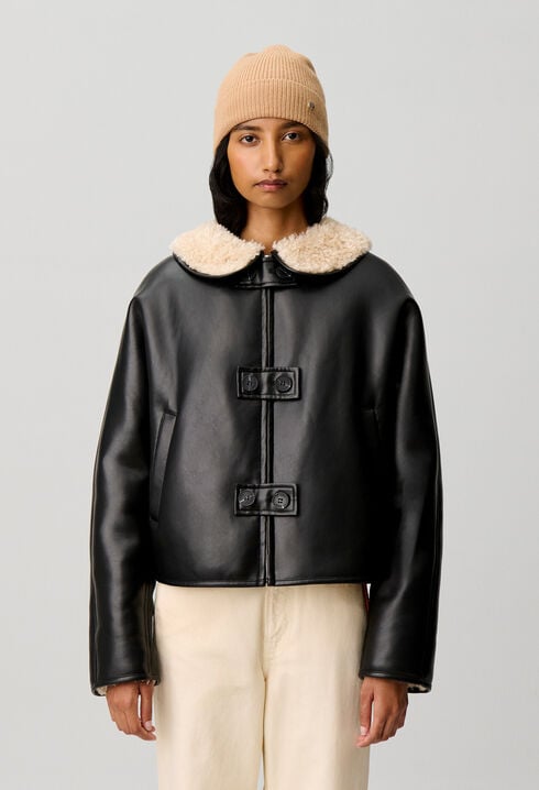 Short wide-cut coat