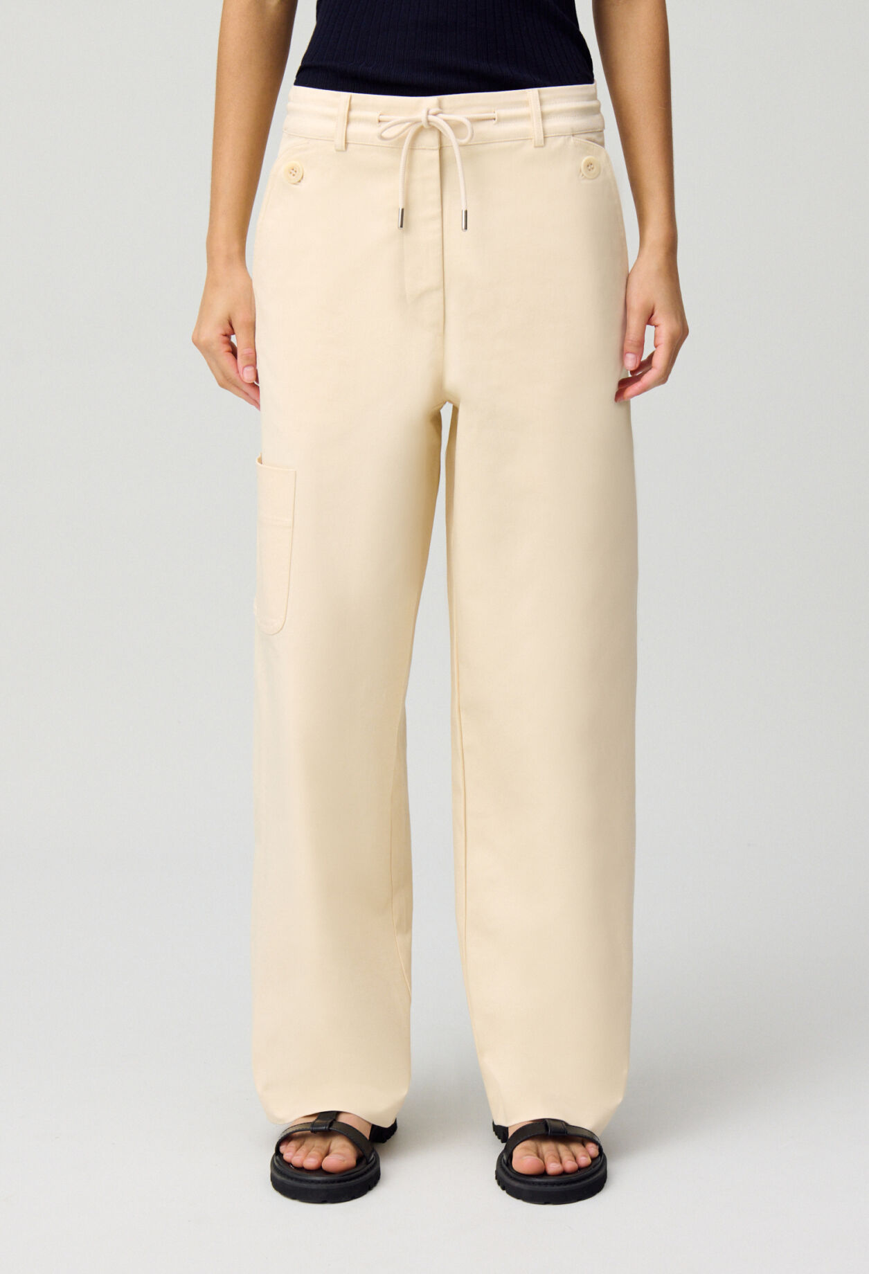 Low-rise cargo trousers