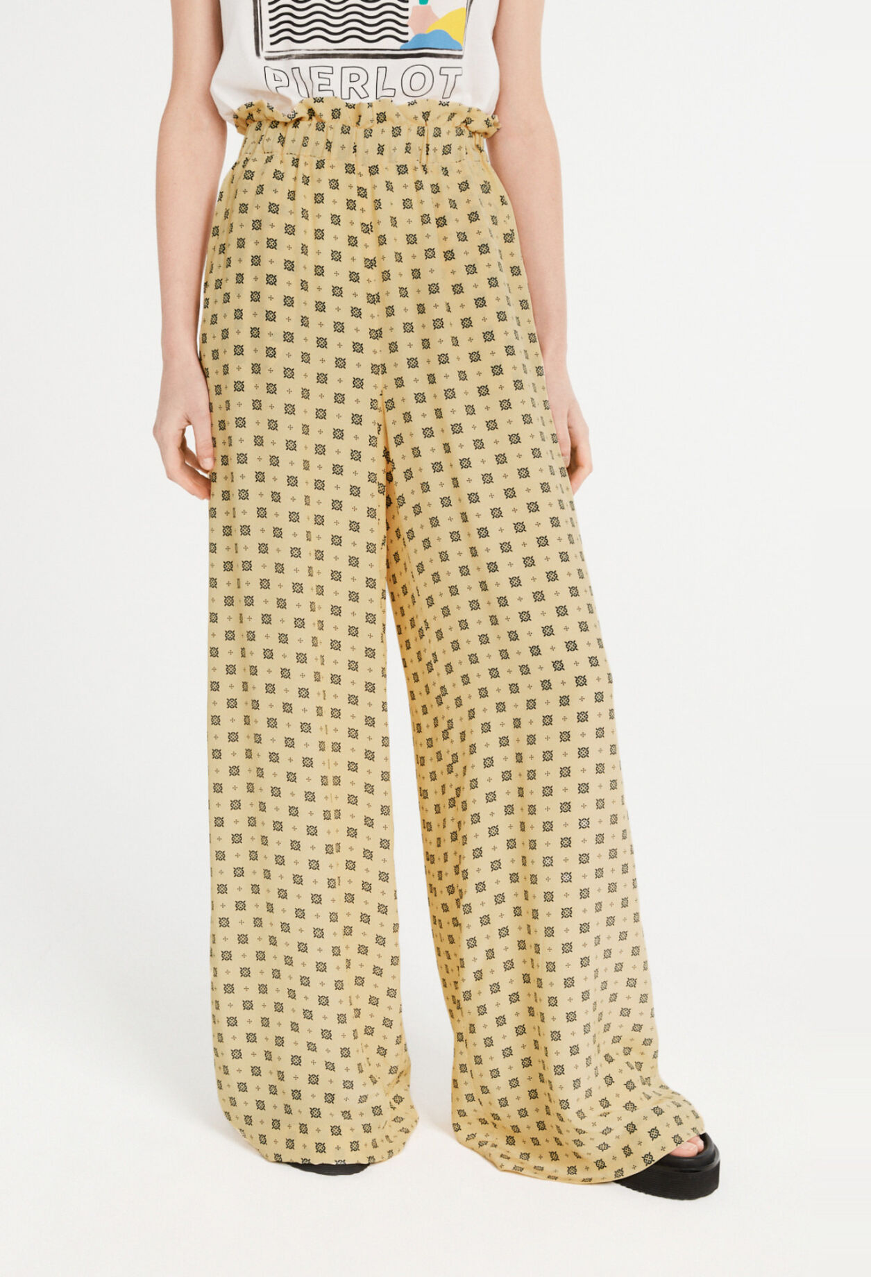 Fluid pants