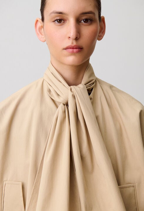 Short trench coat