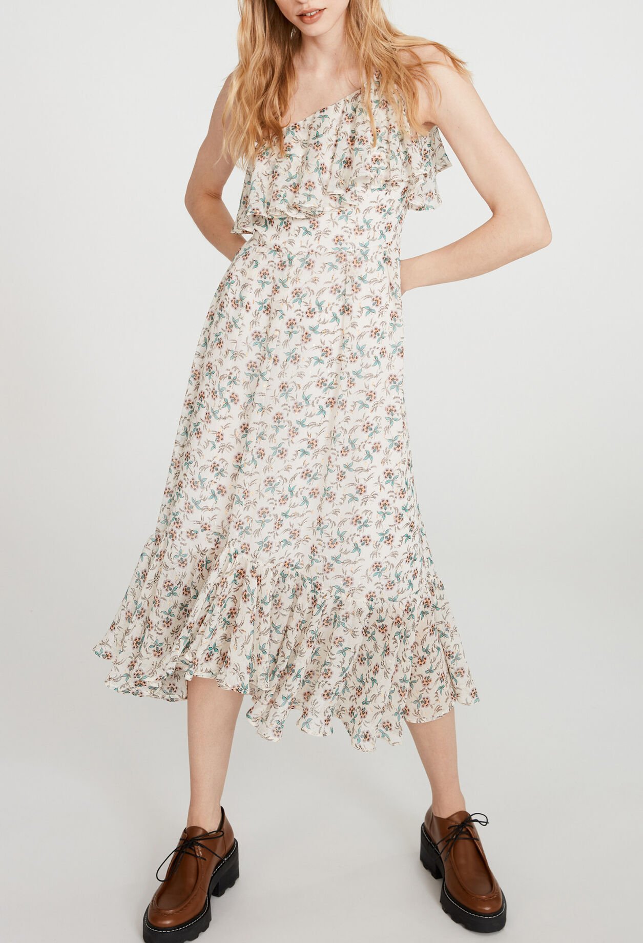 Robe asymétrique à volants