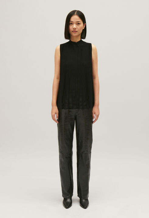 Sleeveless, floaty top