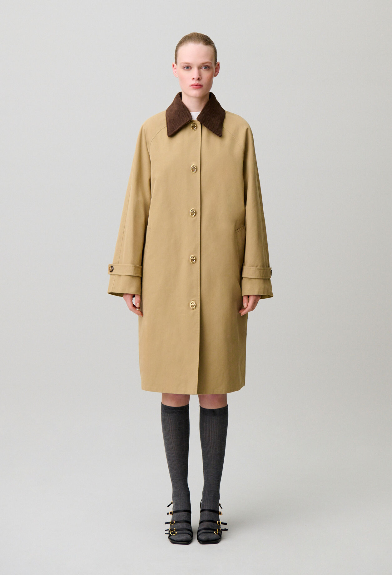 Removable velvet collar trench
