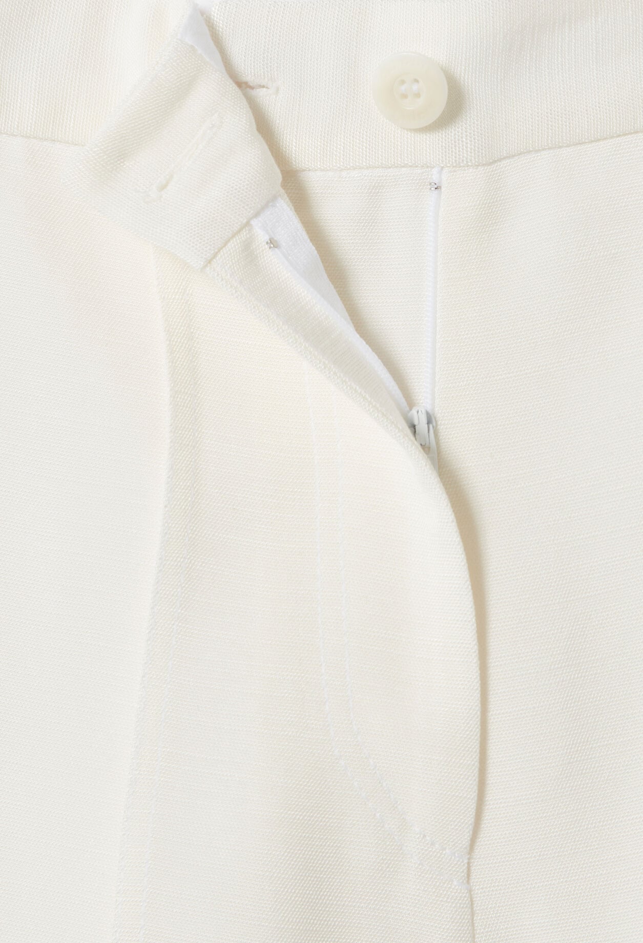 Topstitched seam shorts