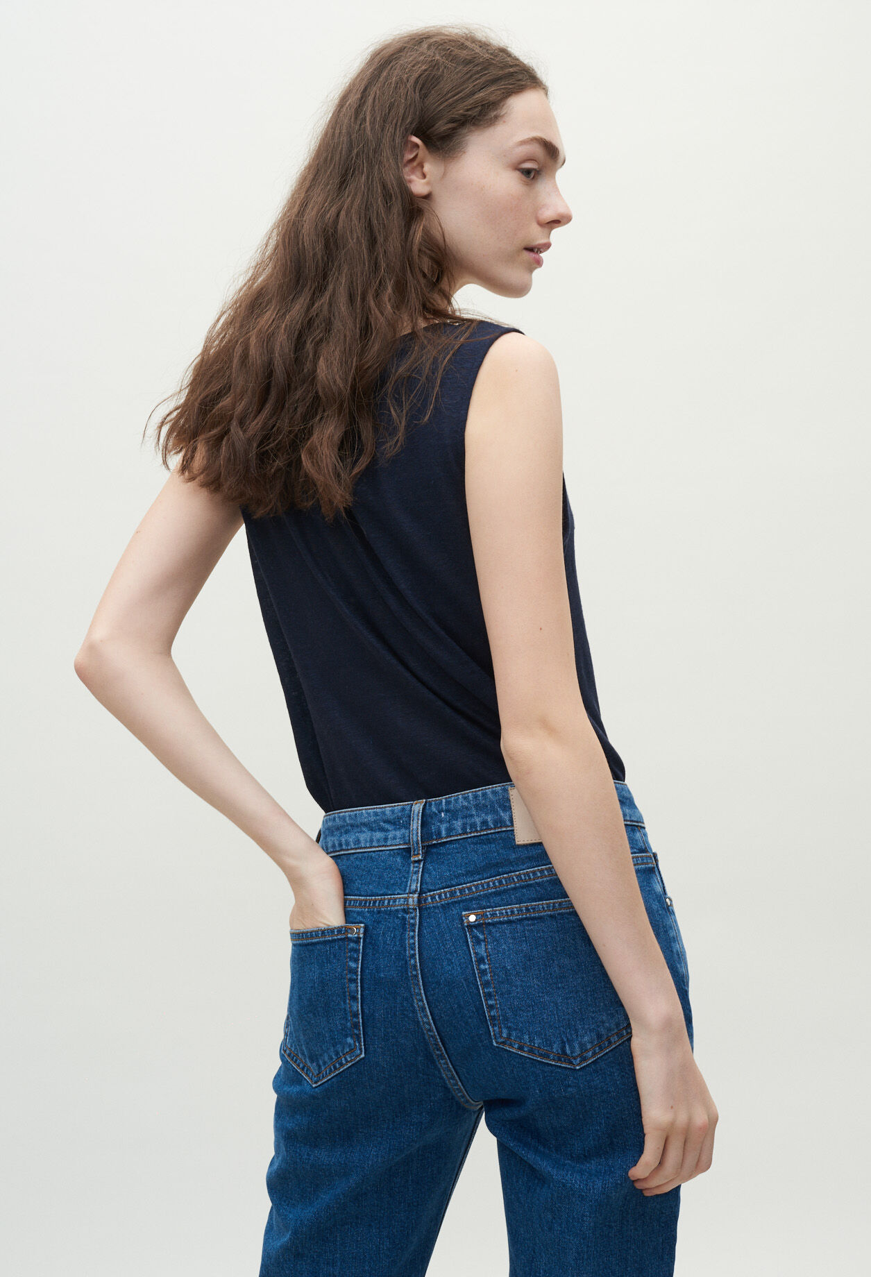 Sleeveless cropped top
