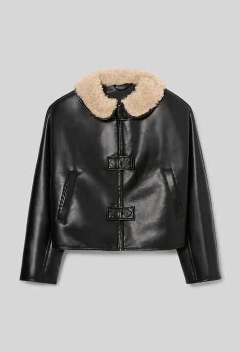 Short wide-cut coat