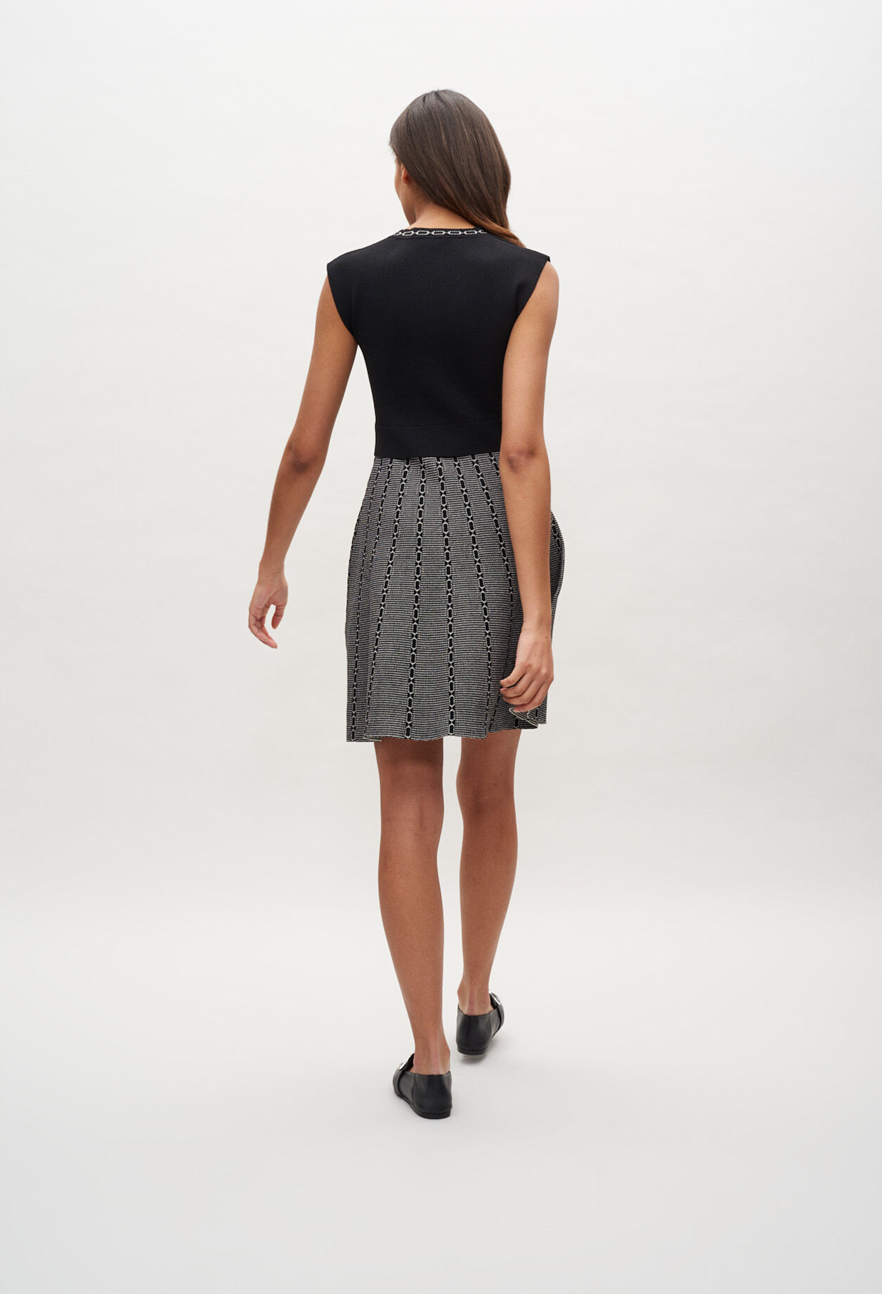 Sleeveless knit dress