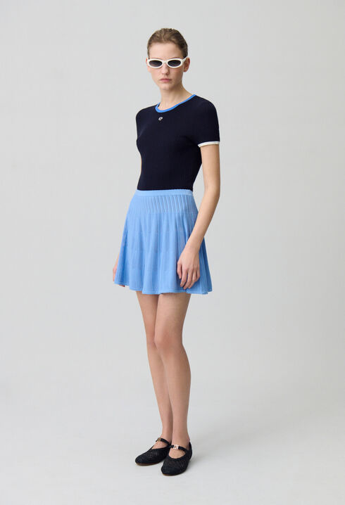 Short knit skirt