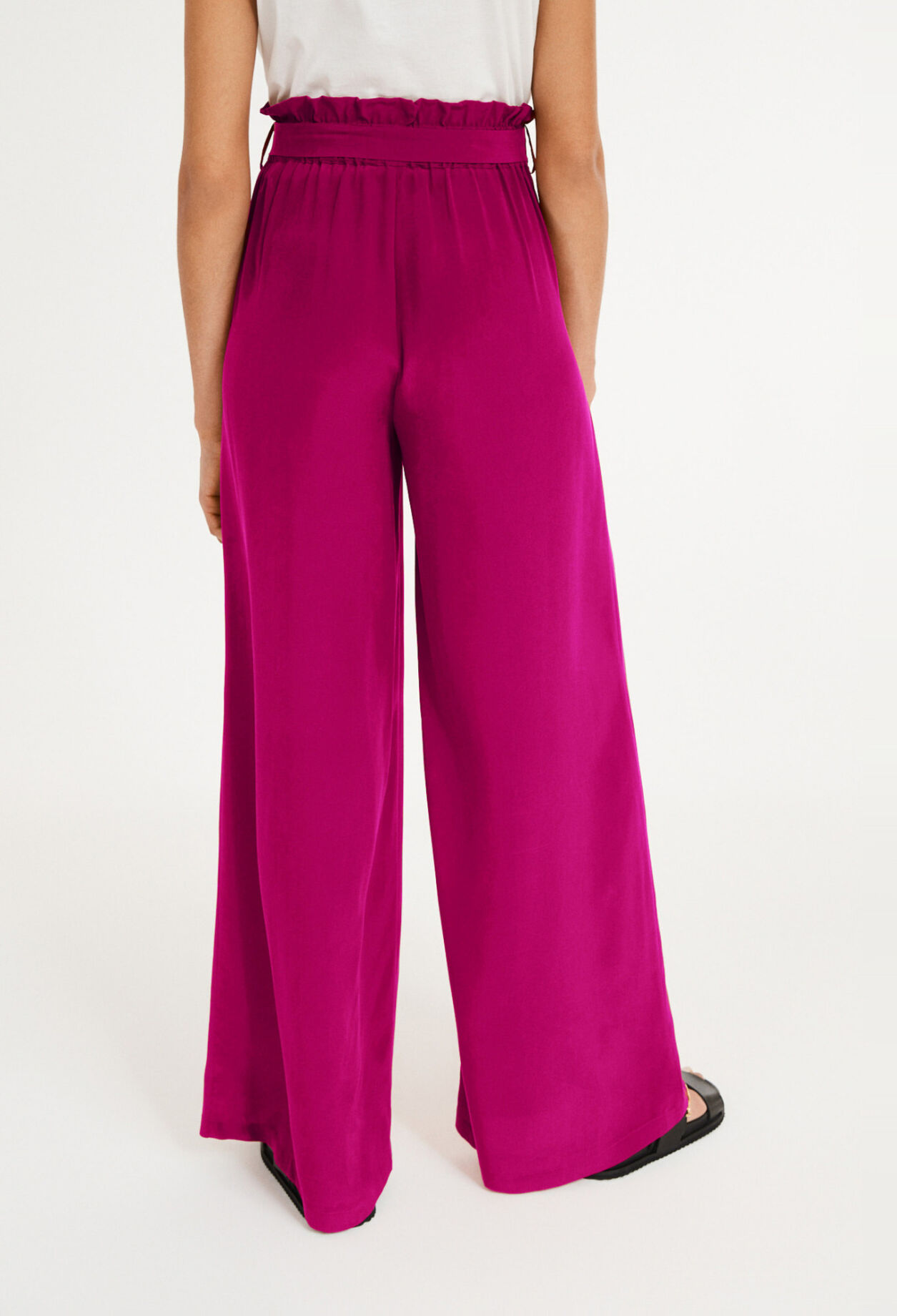 Flowing trousers