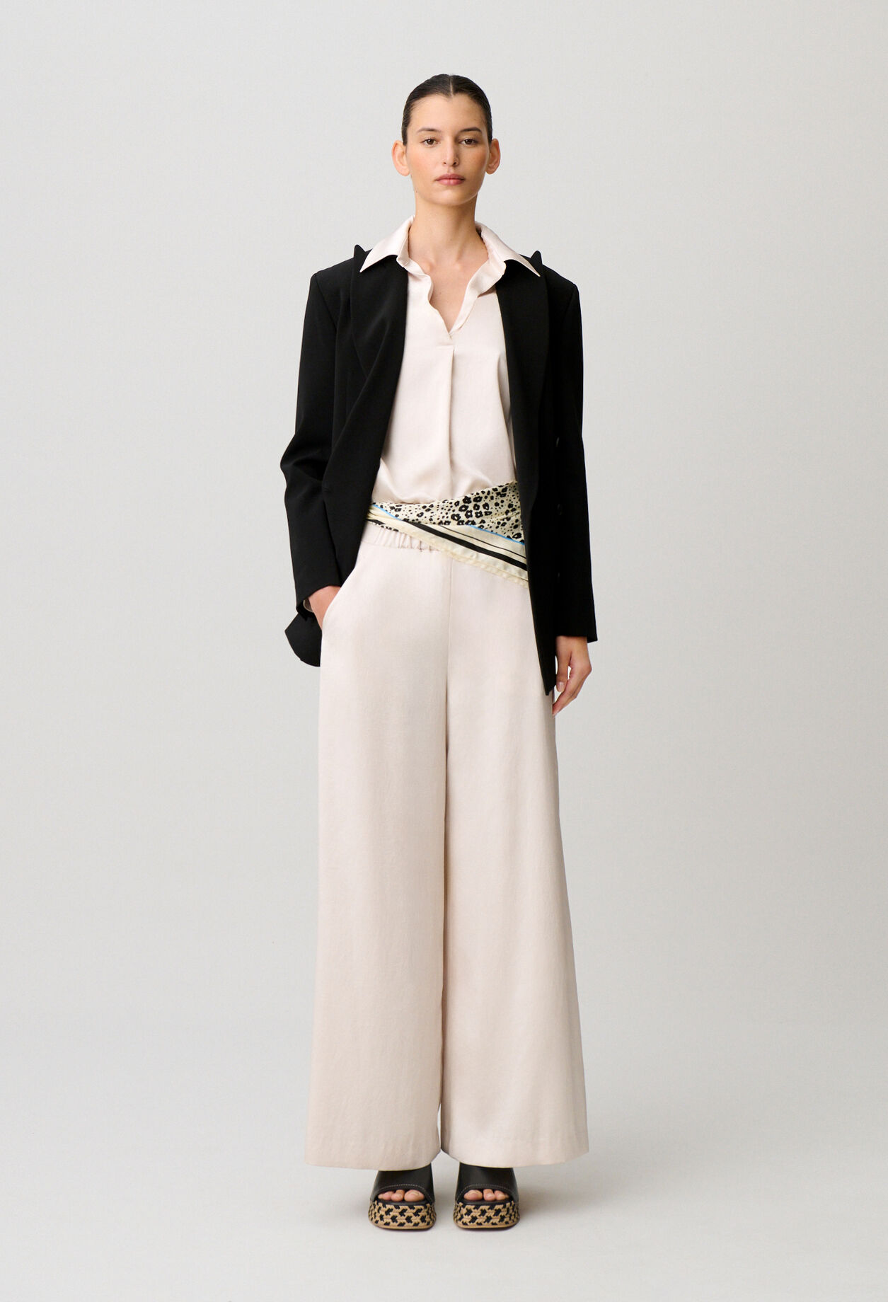 Collared flowy blouse