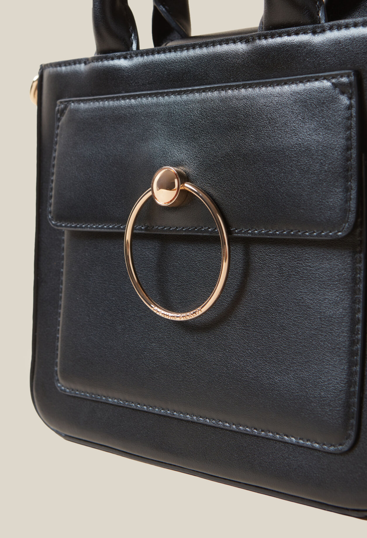 Anouck smooth leather chain bag