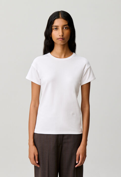 White short-sleeved T-shirt