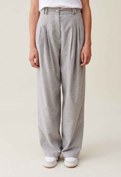 Light grey wide-knit trousers