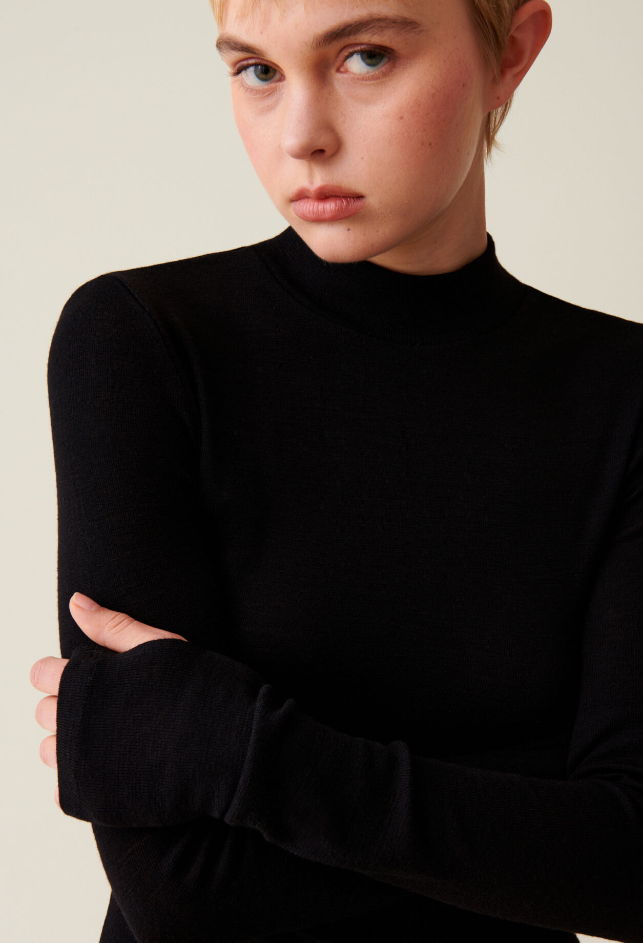 Wool top with long sleeves