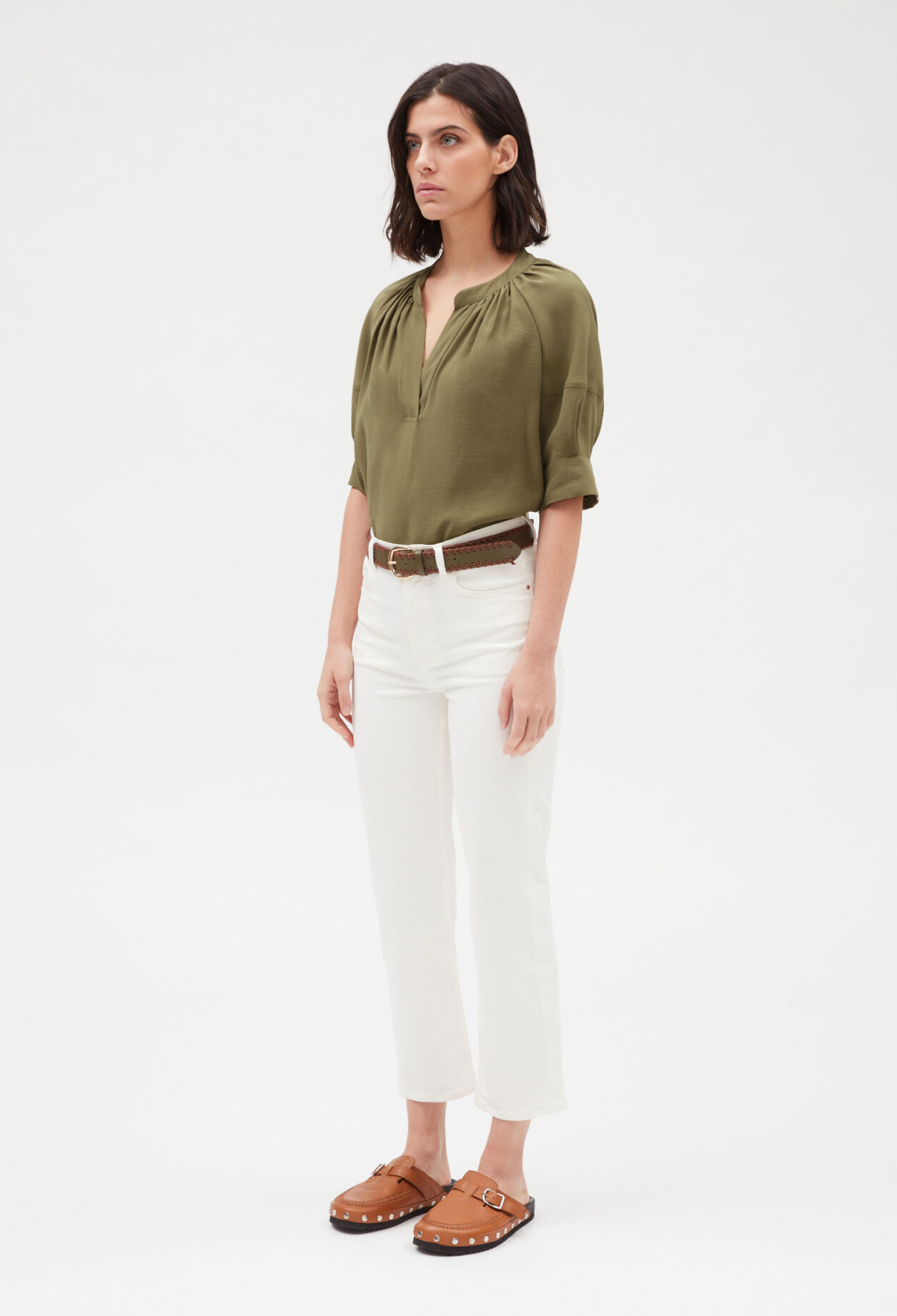 Short-sleeved blouse