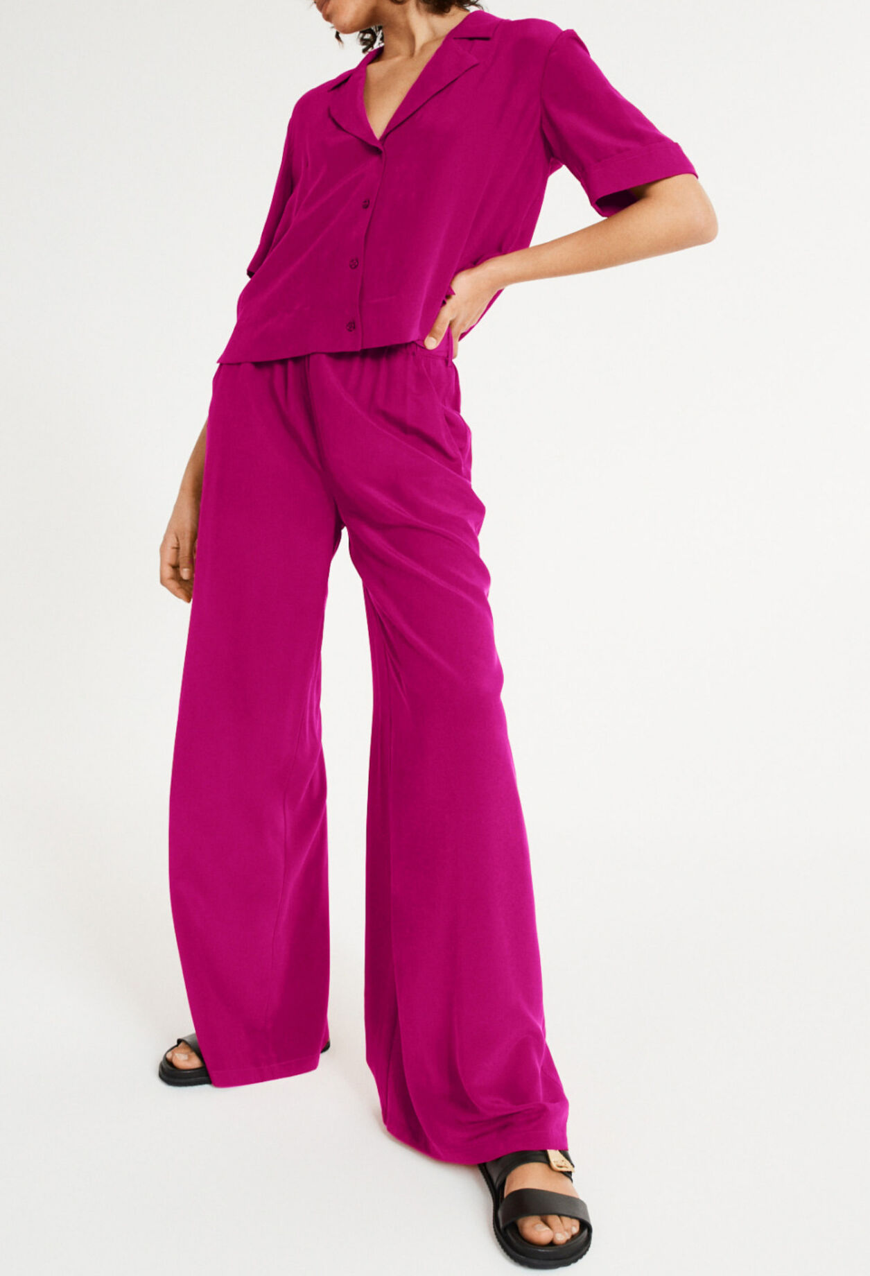 Flowing trousers