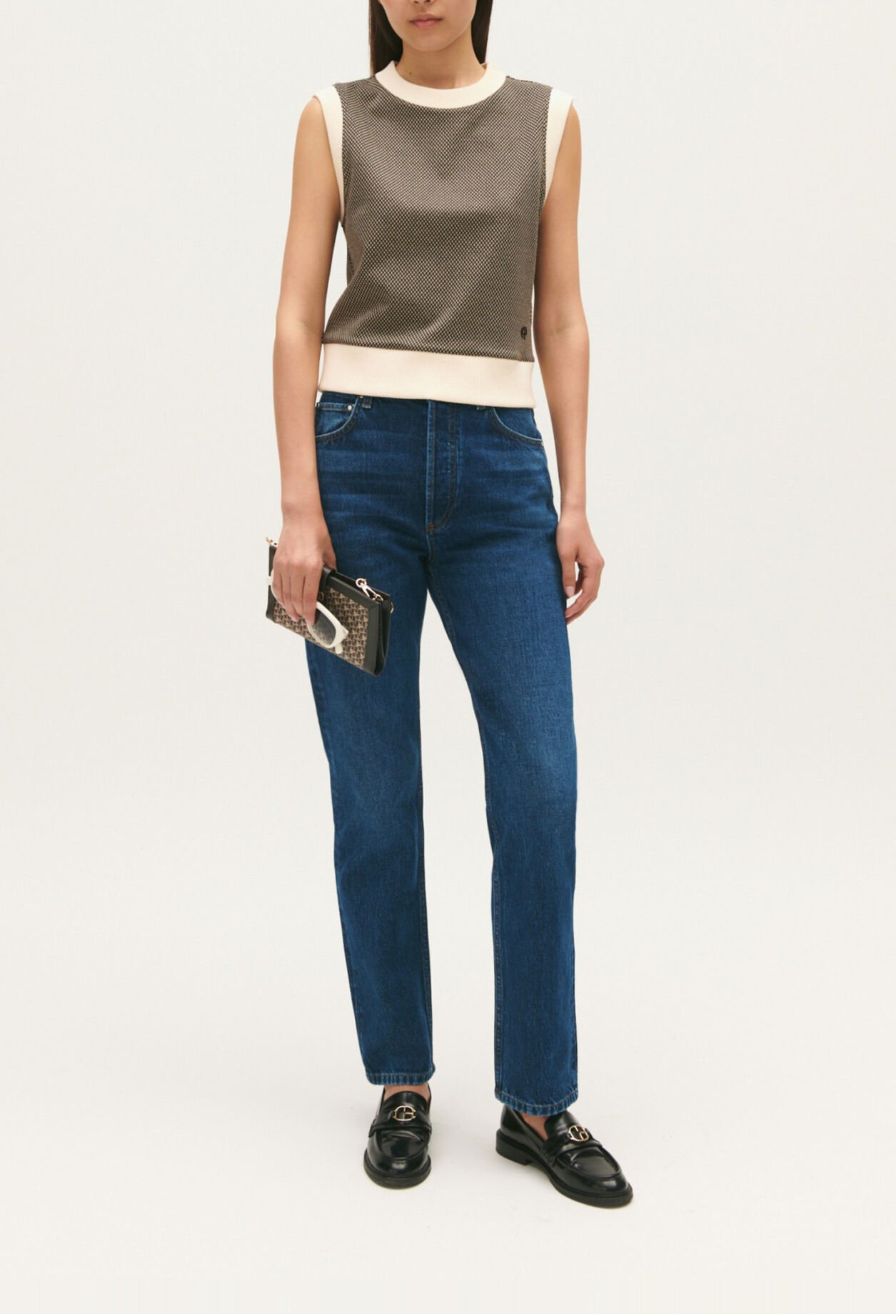 Chocolate sleeveless jumper