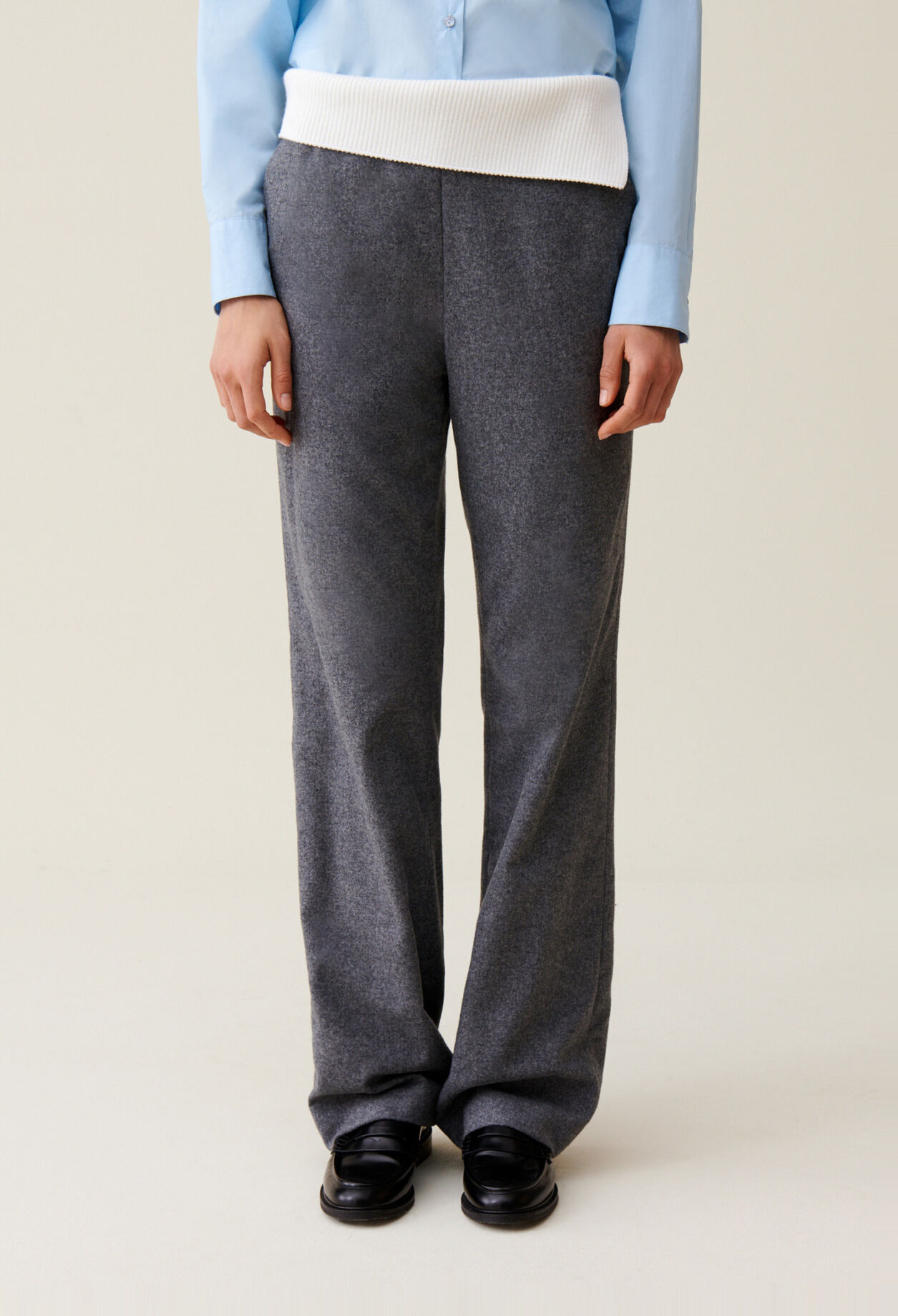 Straight trousers contrast belt