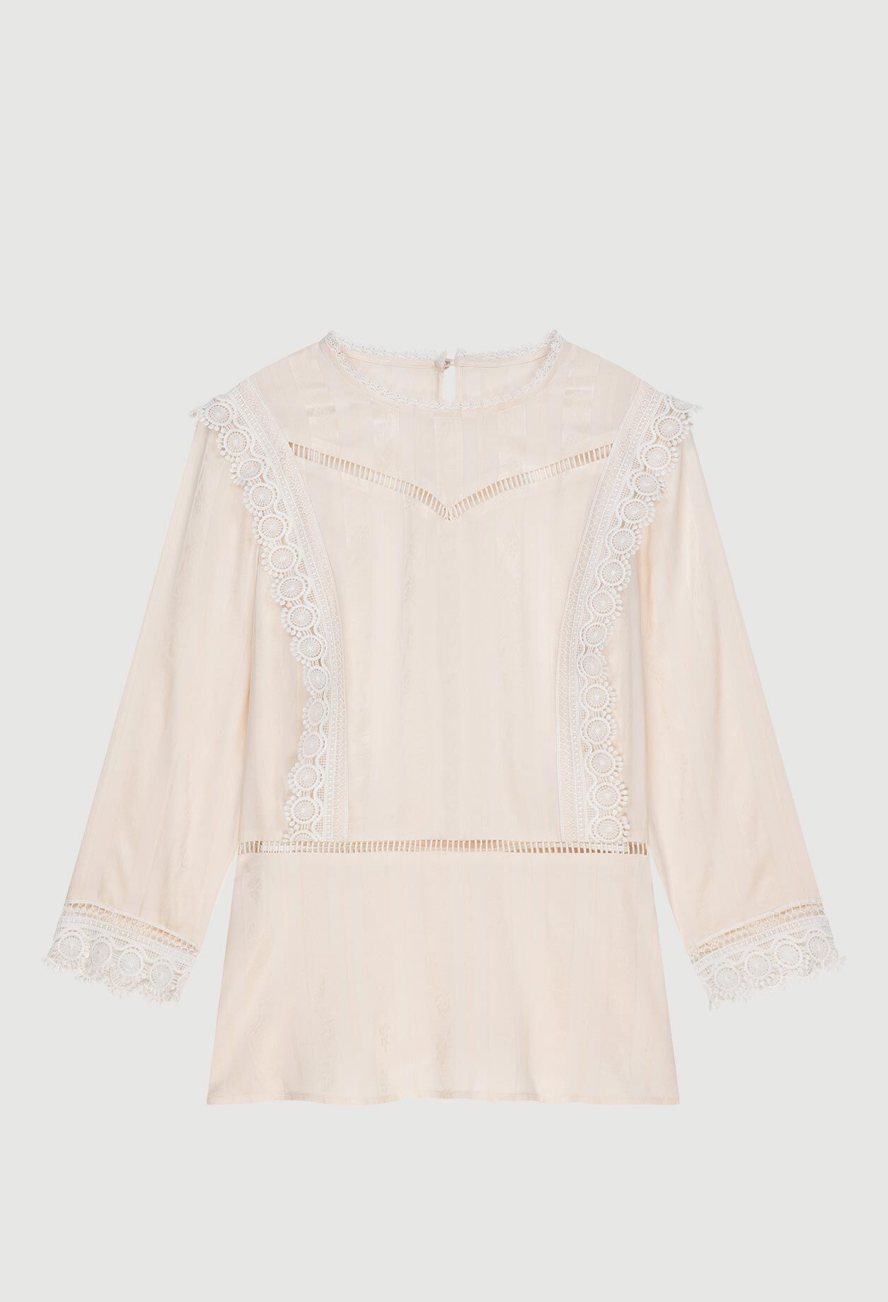 Top with three-quarter length sleeves