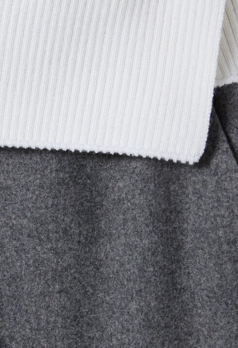 Straight trousers contrast belt