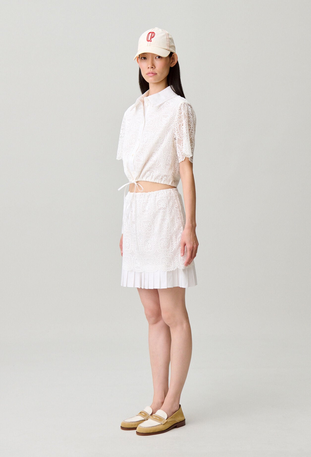 Short lace skirt