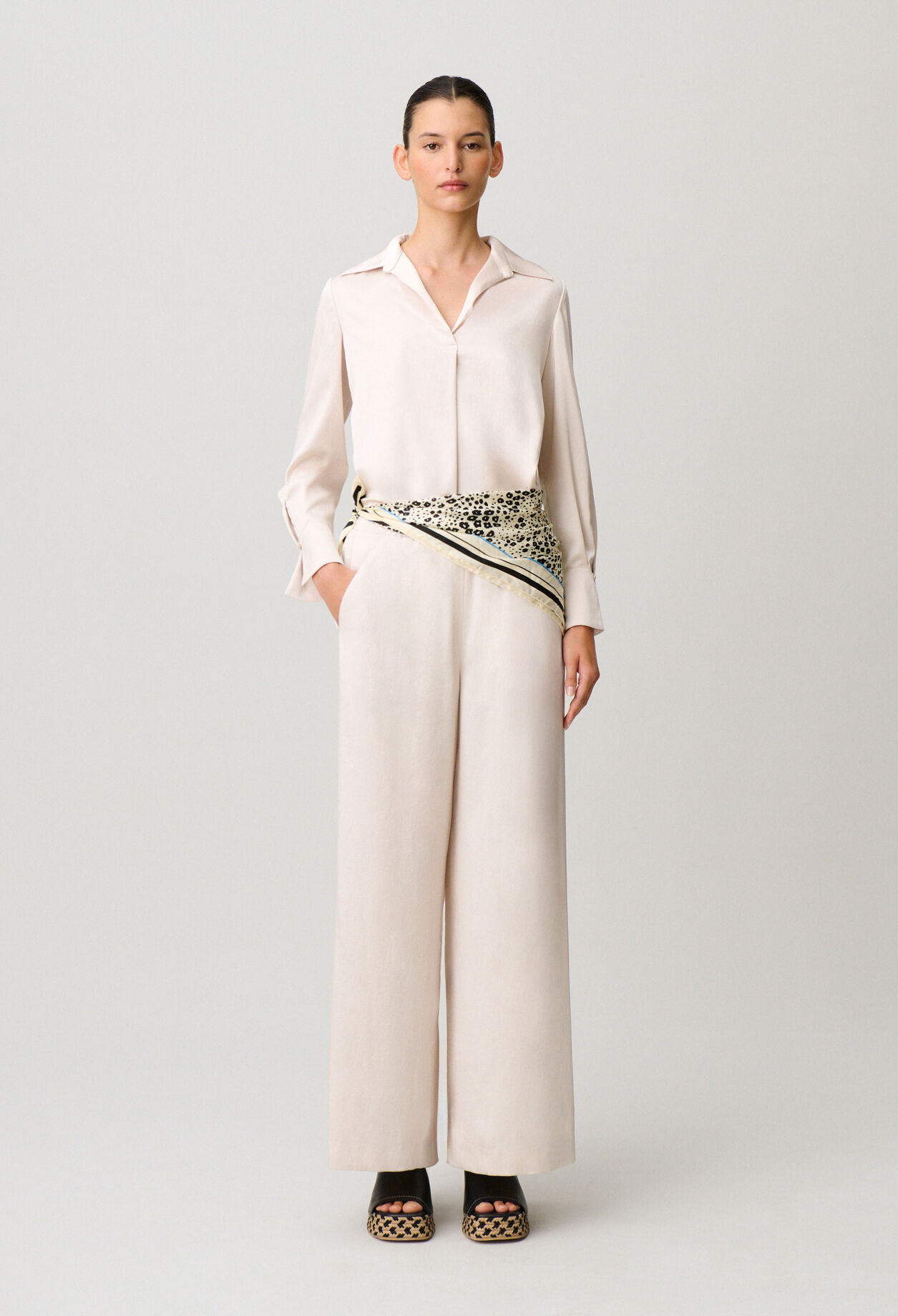 Collared flowy blouse